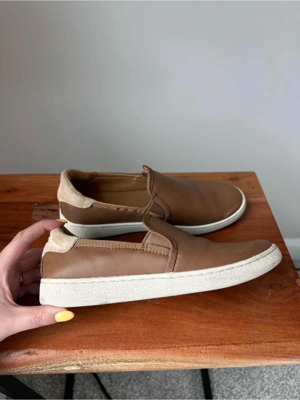 UGG Cas Chestnut Brown Smooth Leather Slip On Trainer Low Top Sneakers Shoes 7